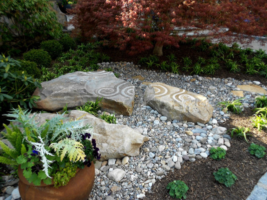 912 Stenger 8 BracN Boulder Sculpture Doylestown 5-15 (33)